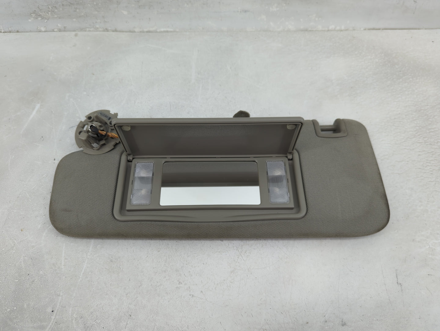 2014-2019 Cadillac Cts Sun Visor Shade Replacement Driver Left Mirror Fits Fits 2014 2015 2016 2017 2018 2019 OEM Used Auto 