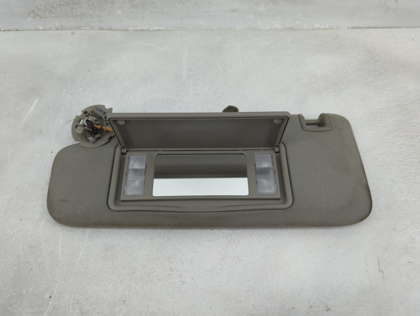2014-2019 Cadillac Cts Sun Visor Shade Replacement Driver Left Mirror Fits Fits 2014 2015 2016 2017 2018 2019 OEM Used Auto 