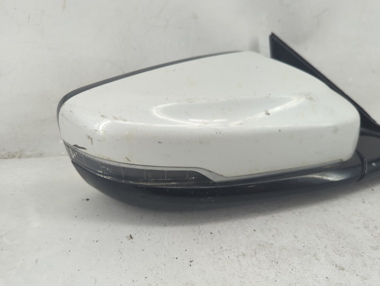 2015-2019 Cadillac Cts Passenger Side View Mirror - Right Door Mirror OEM Used - Oemusedautoparts1.com