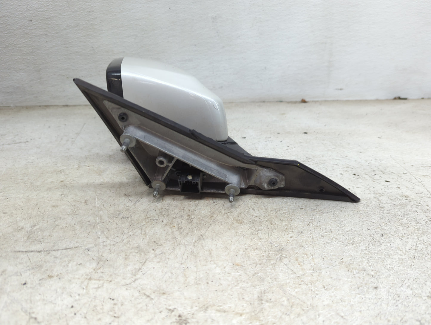 2015-2019 Cadillac Cts Driver Side View Mirror - Left Door Mirror OEM Used - Oemusedautoparts1.com