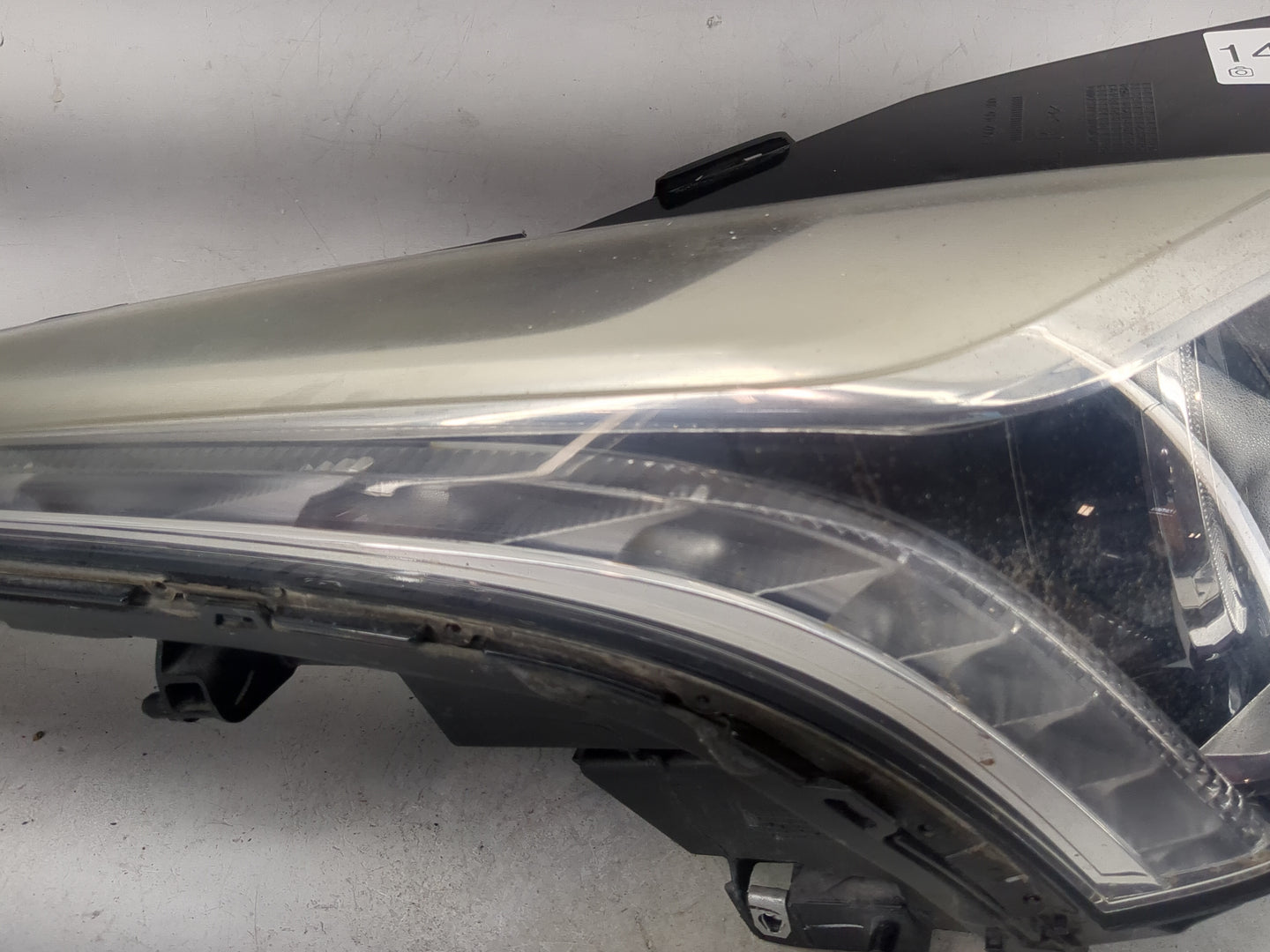 2014-2019 Cadillac Cts Passenger Right Oem Head Light Headlight Lamp - Oemusedautoparts1.com