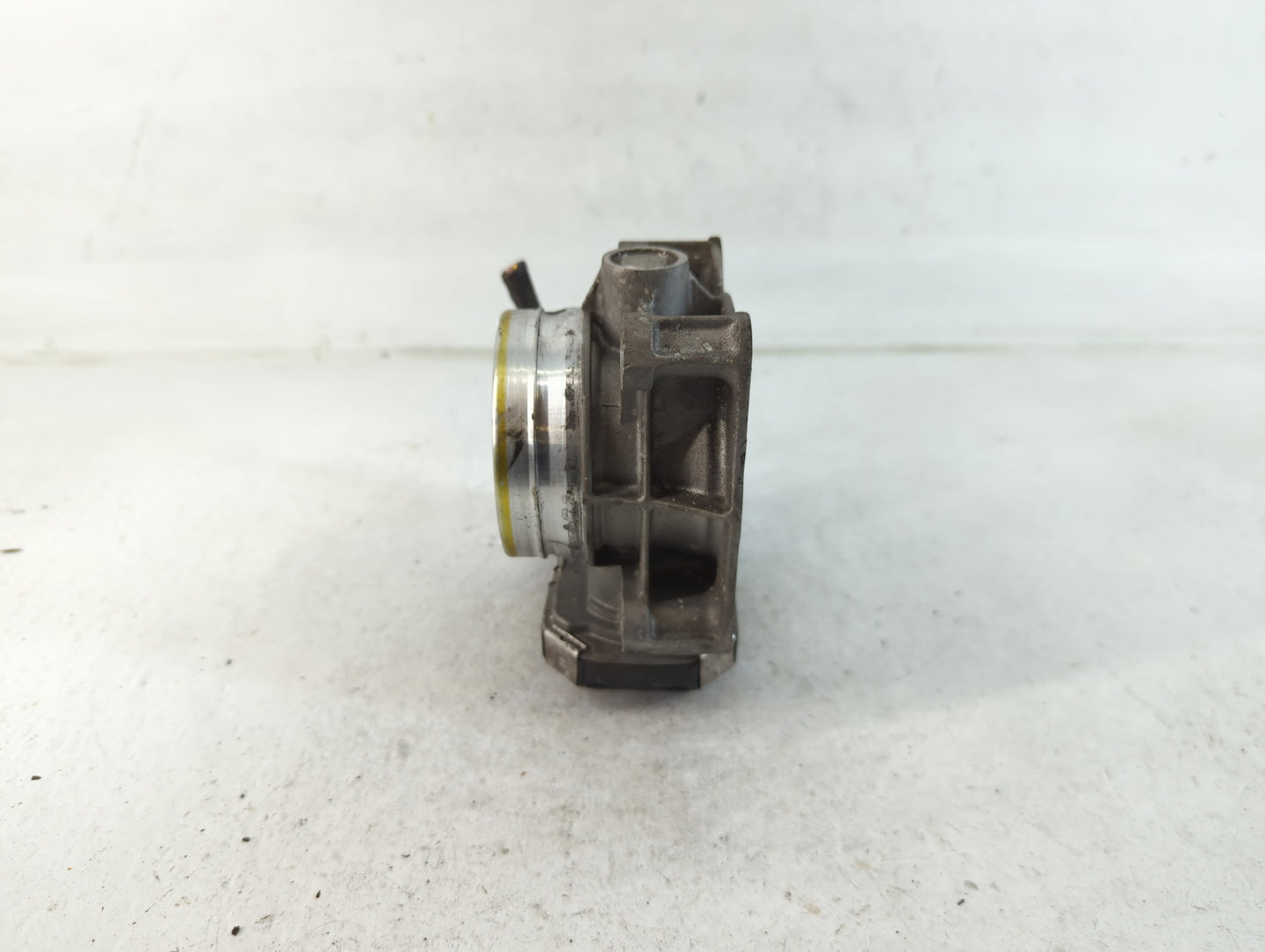 2014-2019 Cadillac Cts Throttle Body P/N:12627067DA Fits Fits 2013 2014 2015 2016 2017 2018 2019 2020 2021 OEM Used Auto Par