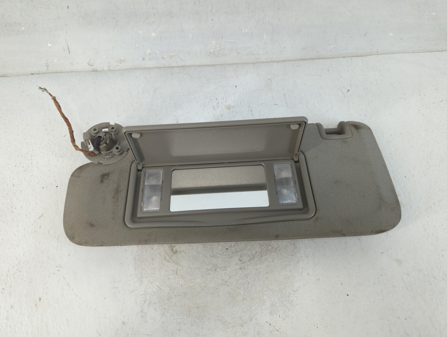 2016 Cadillac Cts Sun Visor Shade Replacement Passenger Right Mirror Fits OEM Used Auto Parts - Oemusedautoparts1.com