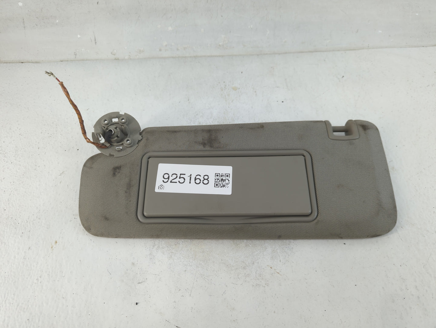 2016 Cadillac Cts Sun Visor Shade Replacement Passenger Right Mirror Fits OEM Used Auto Parts - Oemusedautoparts1.com