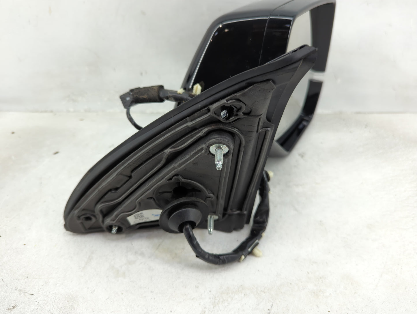 2015-2020 Cadillac Escalade Passenger Side View Mirror - Right Door Mirror OEM Used - Oemusedautoparts1.com