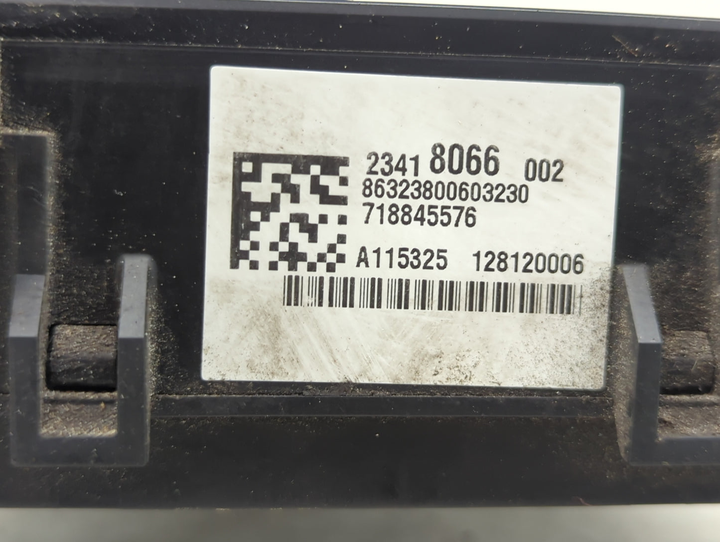 2015-2020 Cadillac Escalade Fusebox Fuse Box Panel Relay Module P/N:23418066 86323800603230 Fits OEM Used Auto Parts - Oemus