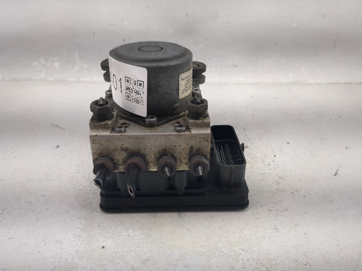 2016-2018 Cadillac Escalade ABS Pump Control Module Replacement P/N:23388972 23388992, 85112207, 59327401 Fits Fits 2016 201