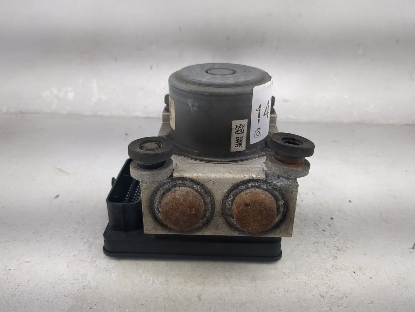 2016-2018 Cadillac Escalade ABS Pump Control Module Replacement P/N:23388972 23388992, 85112207, 59327401 Fits Fits 2016 201