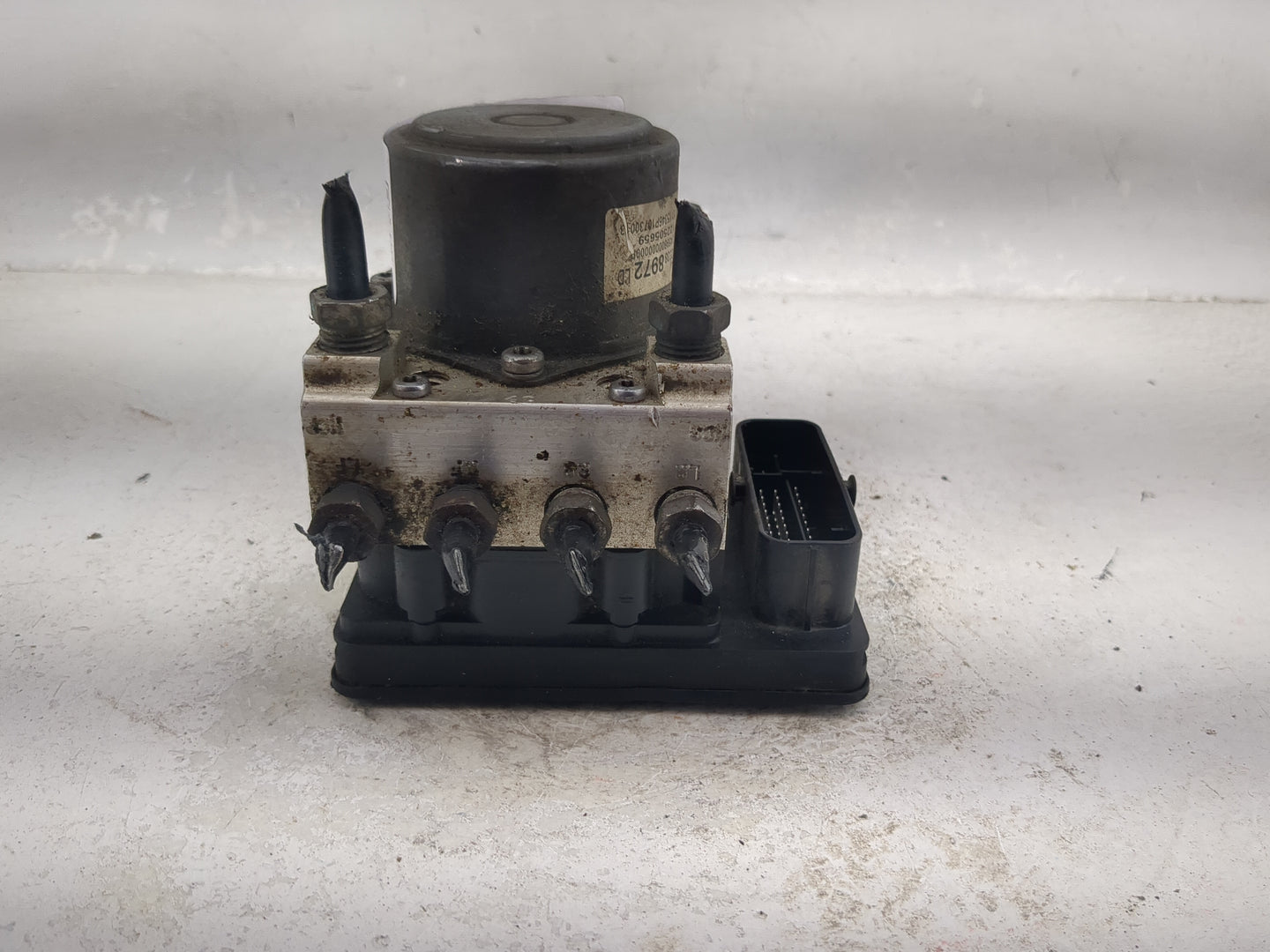 2016-2018 Cadillac Escalade ABS Pump Control Module Replacement P/N:23388972 23388992, 85312207, 59327401 Fits Fits 2016 201