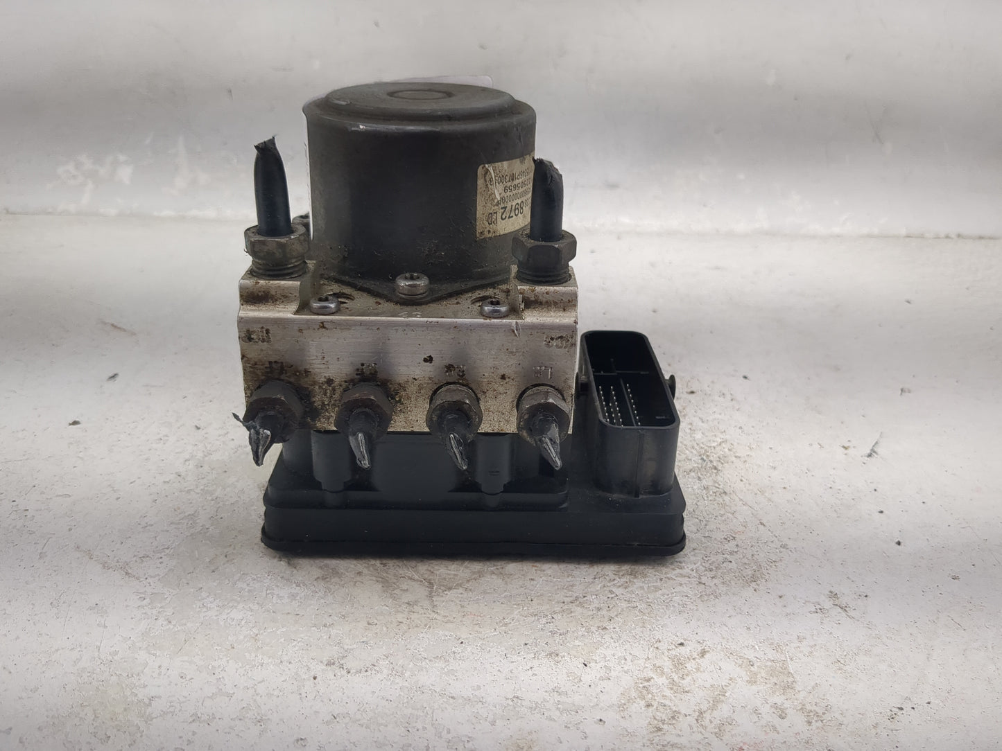 2016-2018 Cadillac Escalade ABS Pump Control Module Replacement P/N:23388972 23388992, 85312207, 59327401 Fits Fits 2016 201