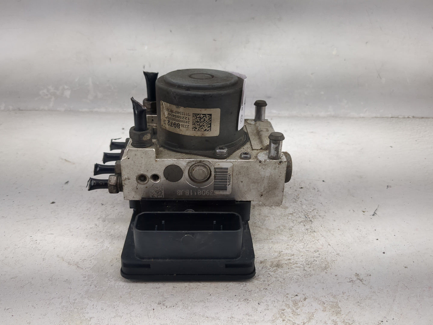 2016-2018 Cadillac Escalade ABS Pump Control Module Replacement P/N:23388972 23388992, 85312207, 59327401 Fits Fits 2016 201