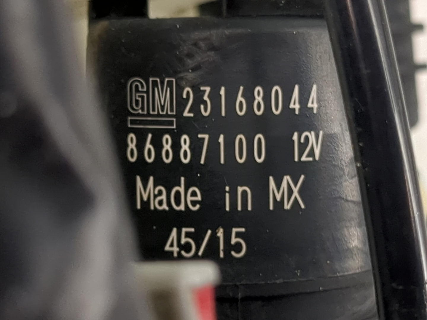 2015-2020 Cadillac Escalade Windshield Washer Fluid Reservoir Bottle Oem - Oemusedautoparts1.com