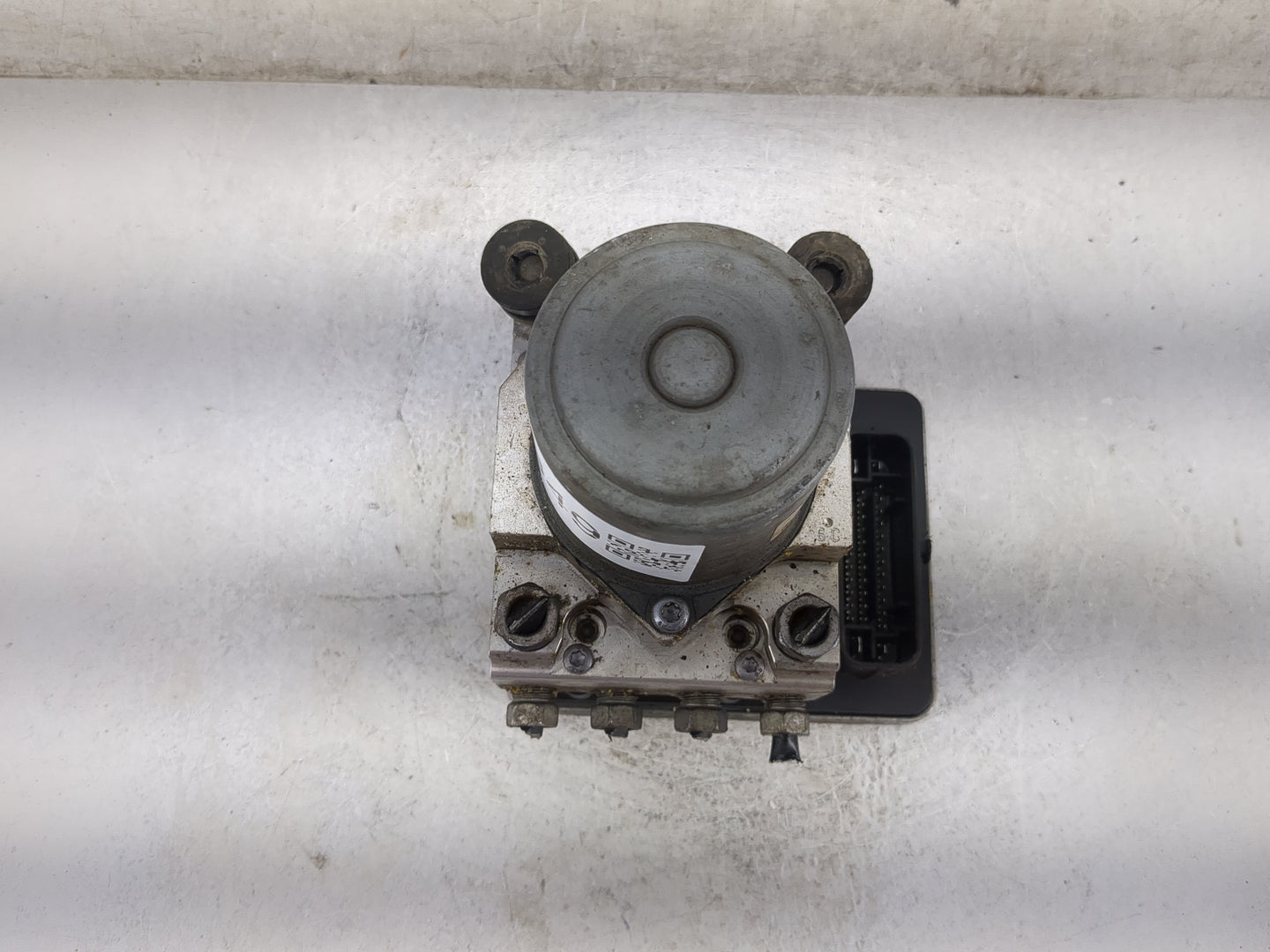 2016 Cadillac Escalade ABS Pump Control Module Replacement P/N:24598000000P 122505659, 3115196P10902253 Fits OEM Used Auto P