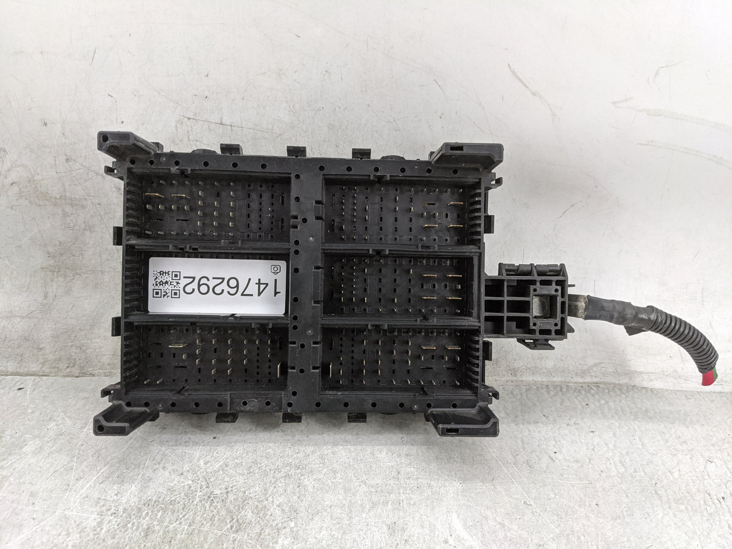 2015-2020 Cadillac Escalade Fusebox Fuse Box Panel Relay Module P/N:23418066 8632380060323 Fits Fits 2015 2016 2017 2018 201
