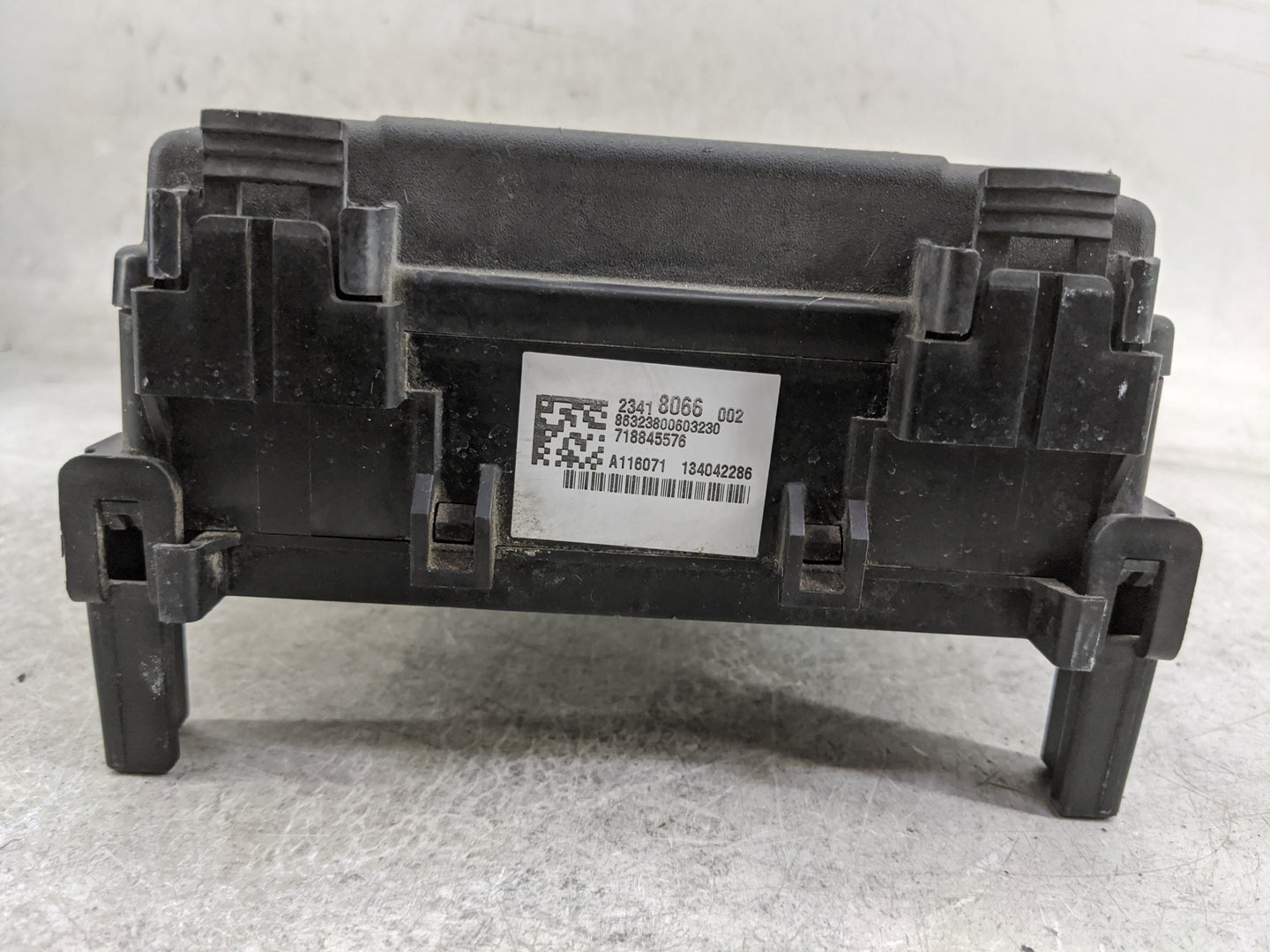 2015-2020 Cadillac Escalade Fusebox Fuse Box Panel Relay Module P/N:23418066 8632380060323 Fits Fits 2015 2016 2017 2018 201