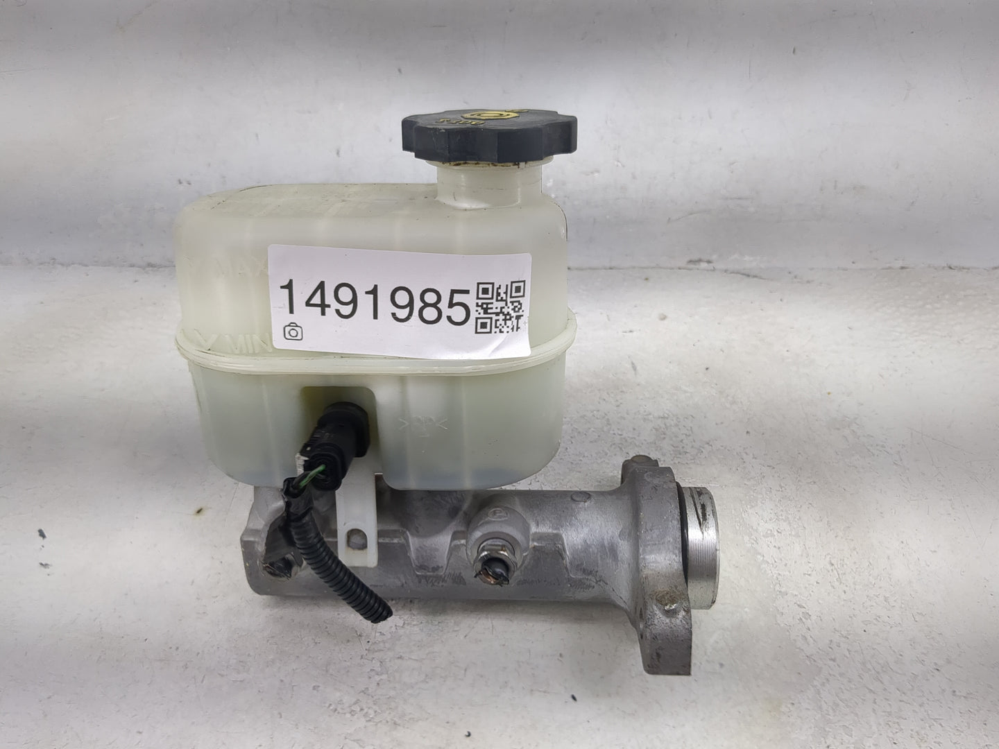 2015-2020 Cadillac Escalade Brake Master Cylinder 1491985 - Oemusedautoparts1.com
