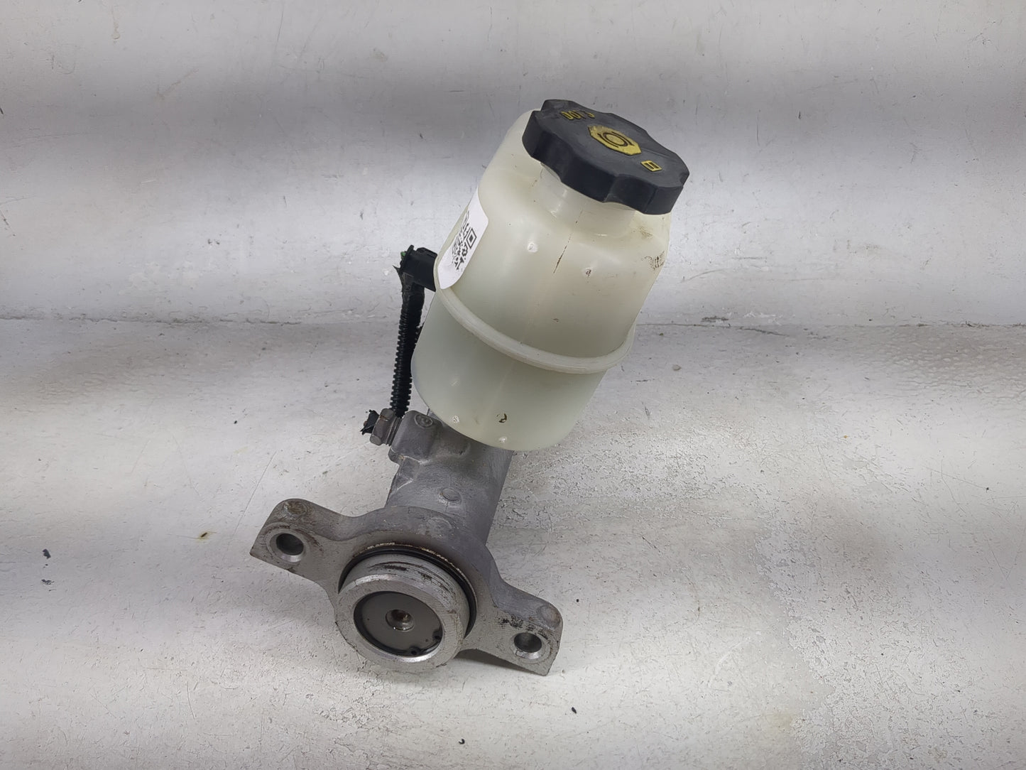 2015-2020 Cadillac Escalade Brake Master Cylinder 1491985 - Oemusedautoparts1.com