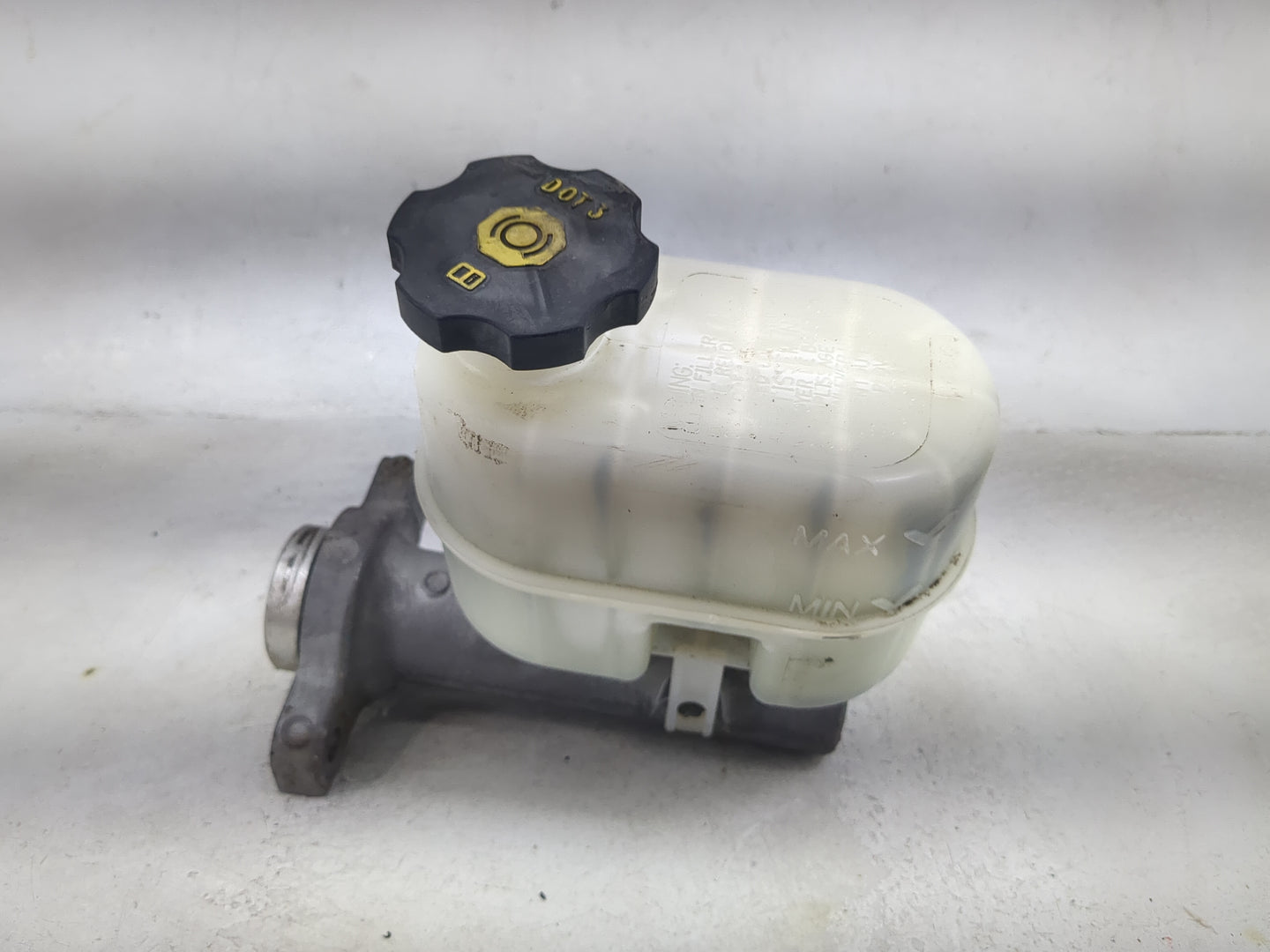 2015-2020 Cadillac Escalade Brake Master Cylinder 1491985 - Oemusedautoparts1.com