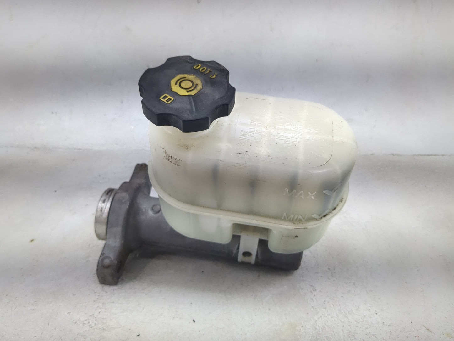2015-2020 Cadillac Escalade Brake Master Cylinder 1491985 - Oemusedautoparts1.com