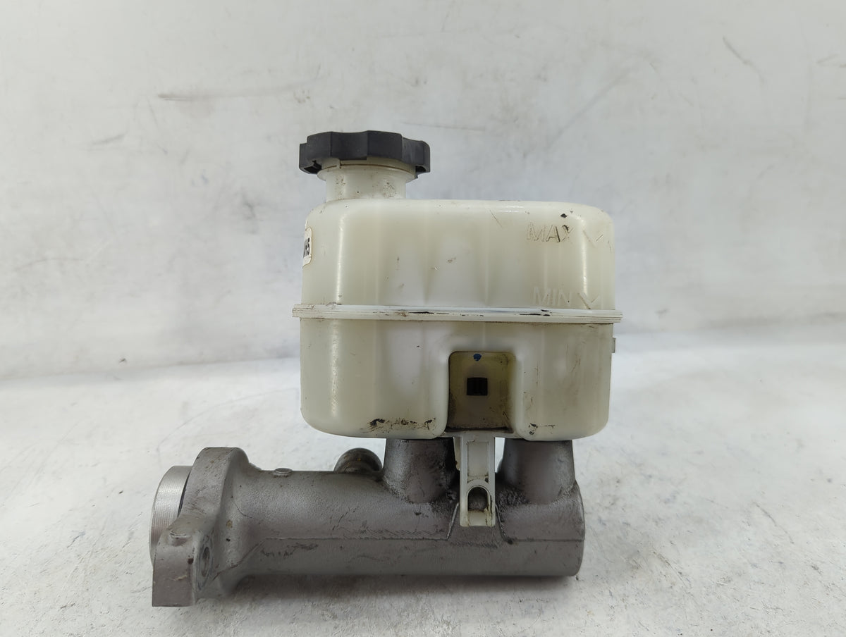 2015-2020 Cadillac Escalade Brake Master Cylinder 1498764 - Oemusedautoparts1.com