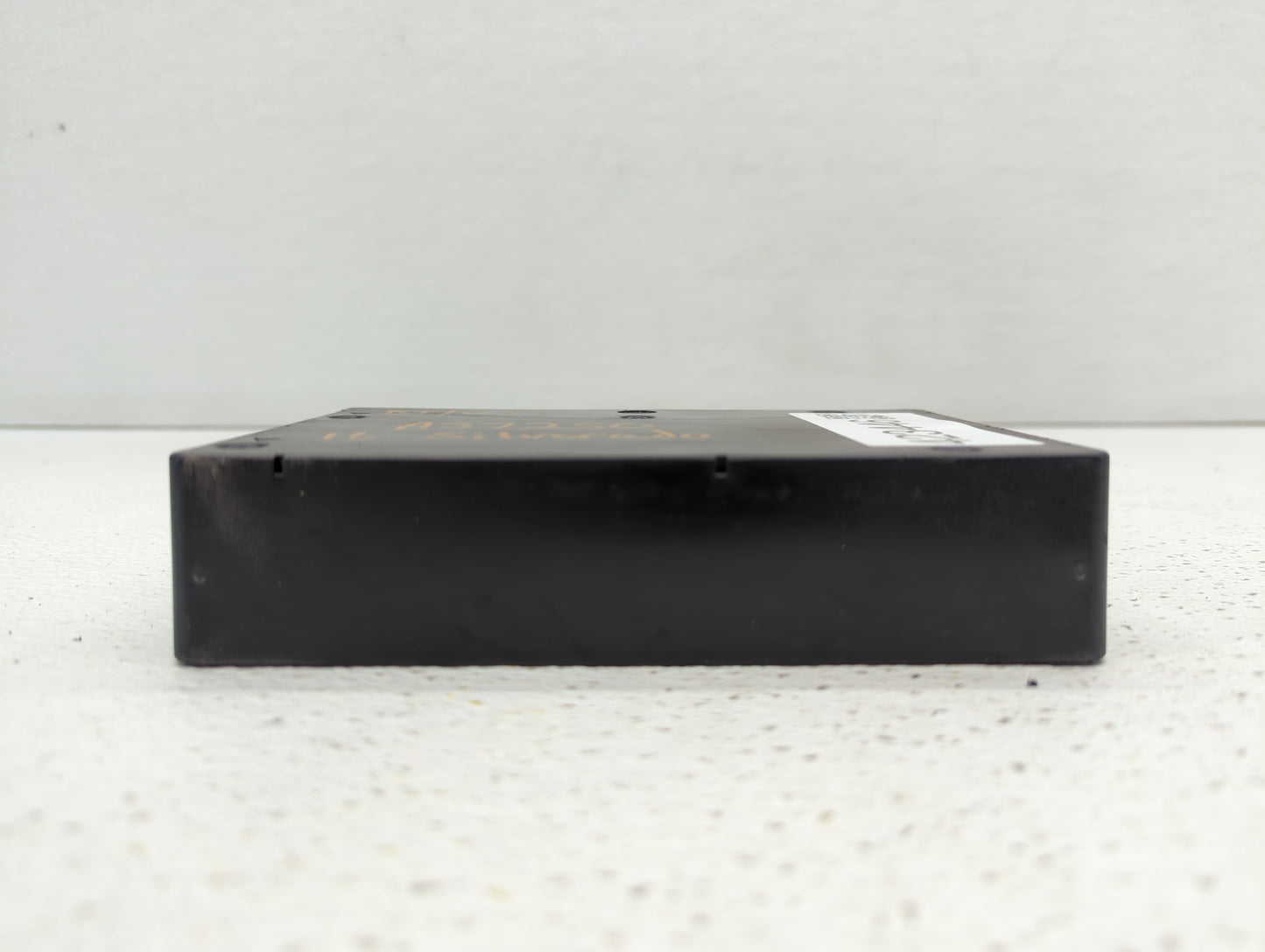 2016-2017 Cadillac Escalade Chassis Control Module Ccm Bcm Body Control - Oemusedautoparts1.com