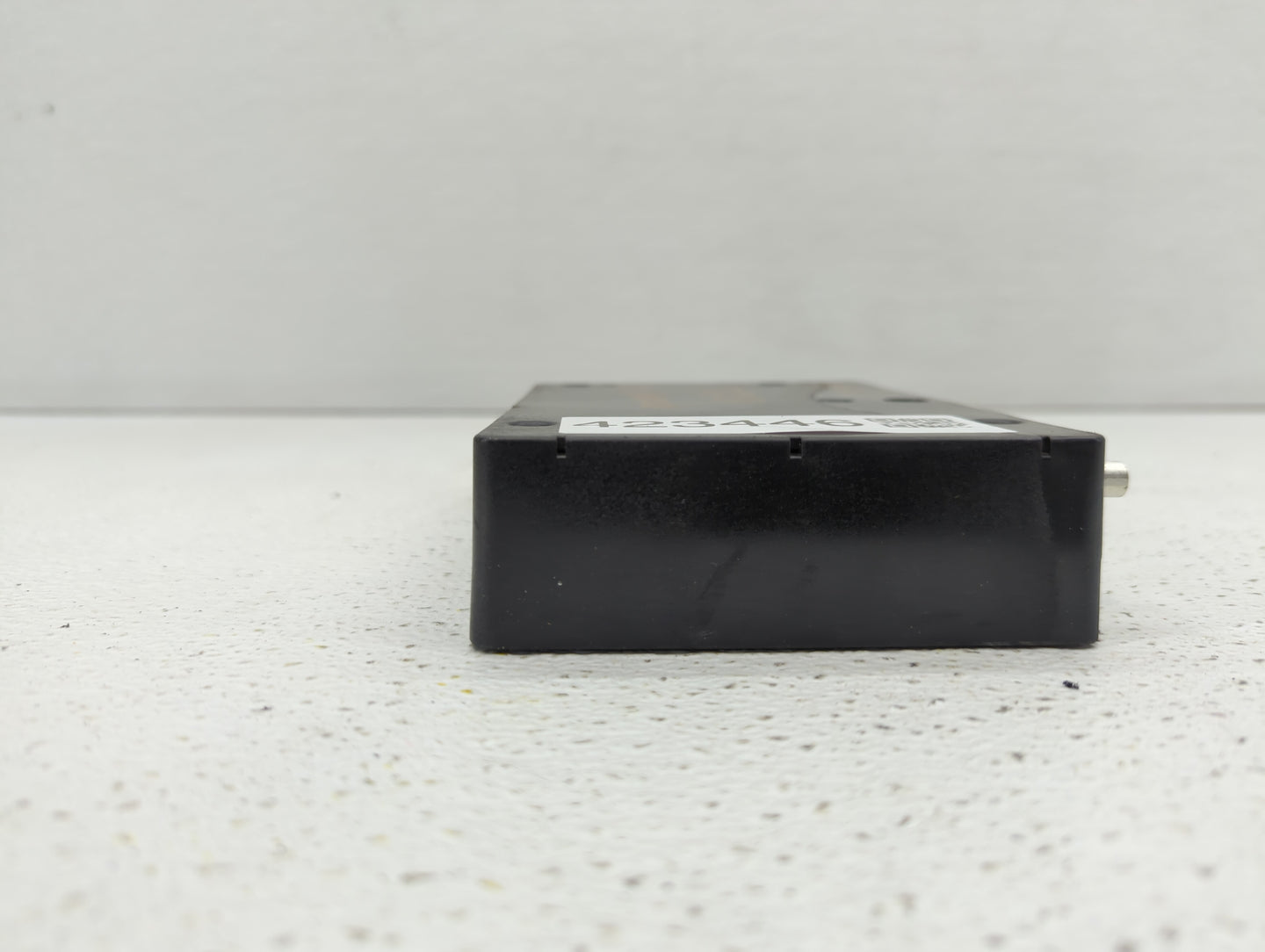 2016-2017 Cadillac Escalade Chassis Control Module Ccm Bcm Body Control - Oemusedautoparts1.com