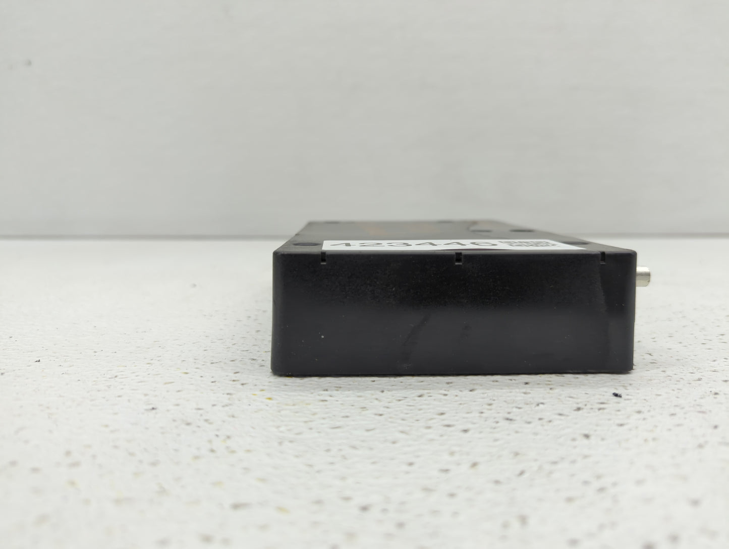 2016-2017 Cadillac Escalade Chassis Control Module Ccm Bcm Body Control - Oemusedautoparts1.com