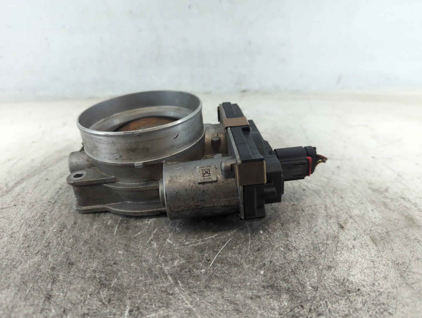 2015-2021 Cadillac Escalade Throttle Body P/N:12620263 Fits Fits 2014 2015 2016 2017 2018 2019 2020 2021 2022 OEM Used Auto 