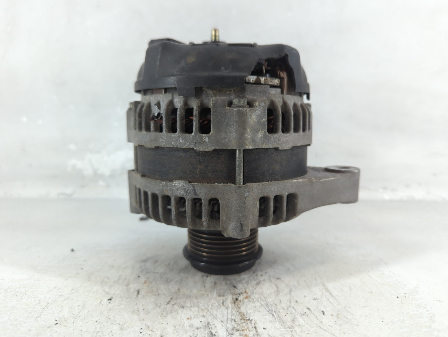 2013-2016 Cadillac Srx Alternator Replacement Generator Charging Assembly Engine OEM P/N:104211-8162 22988006 Fits OEM Used 