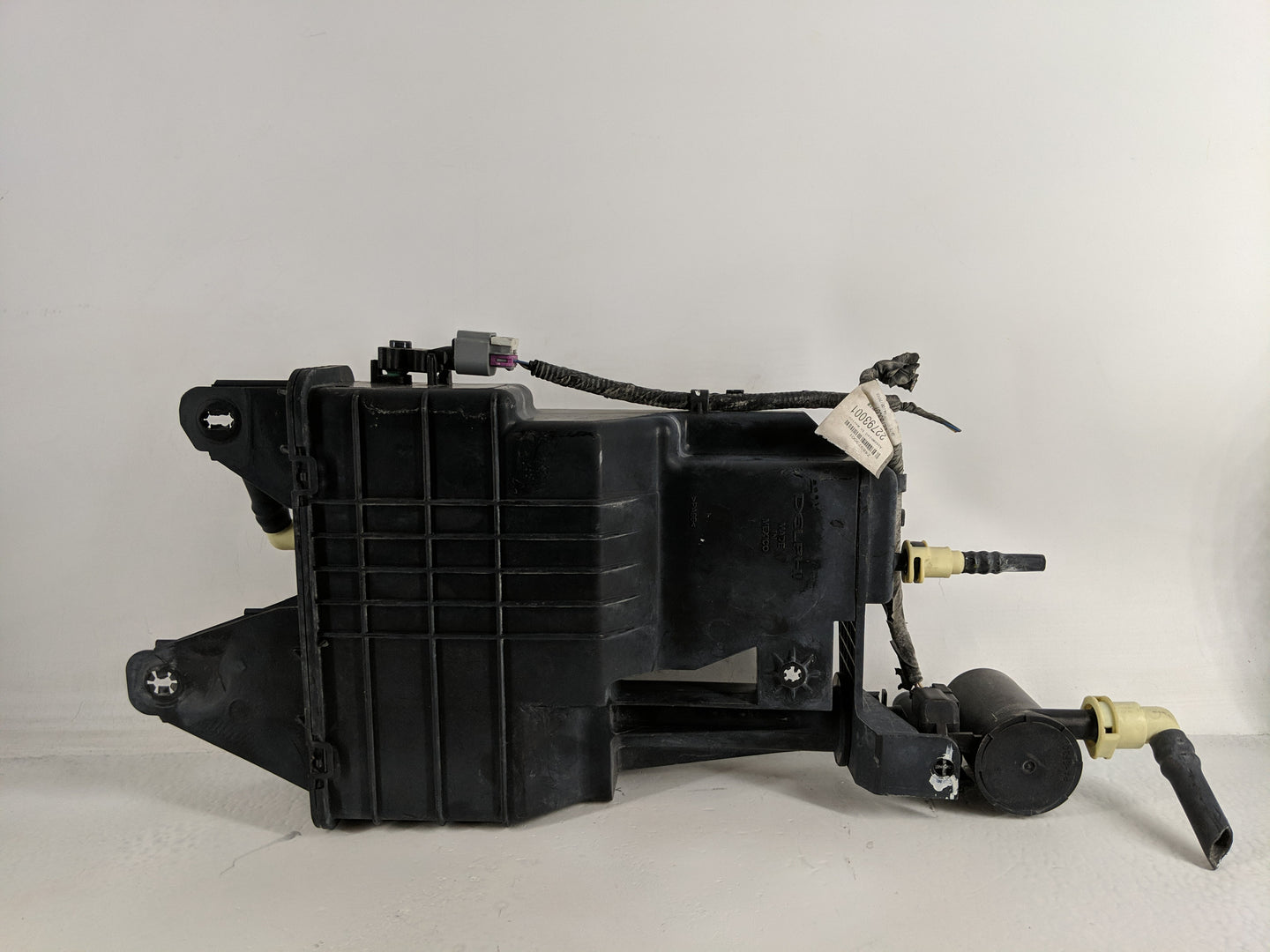 2016 Cadillac Srx Fuel Vapor Charcoal Canister - Oemusedautoparts1.com
