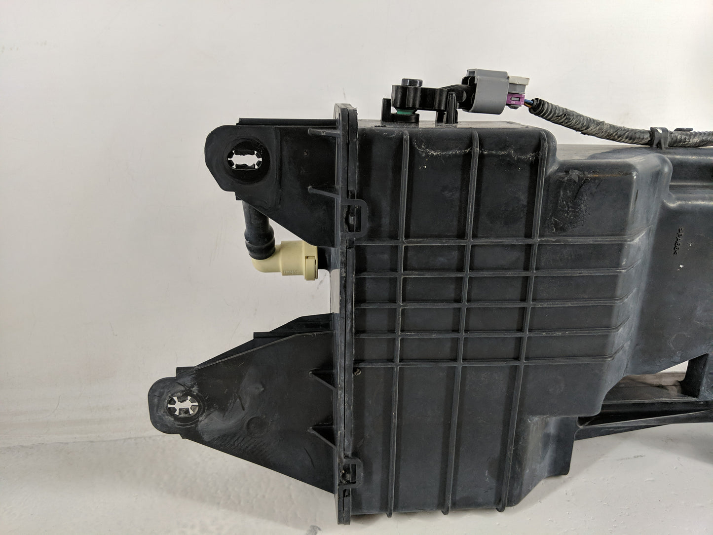 2016 Cadillac Srx Fuel Vapor Charcoal Canister - Oemusedautoparts1.com