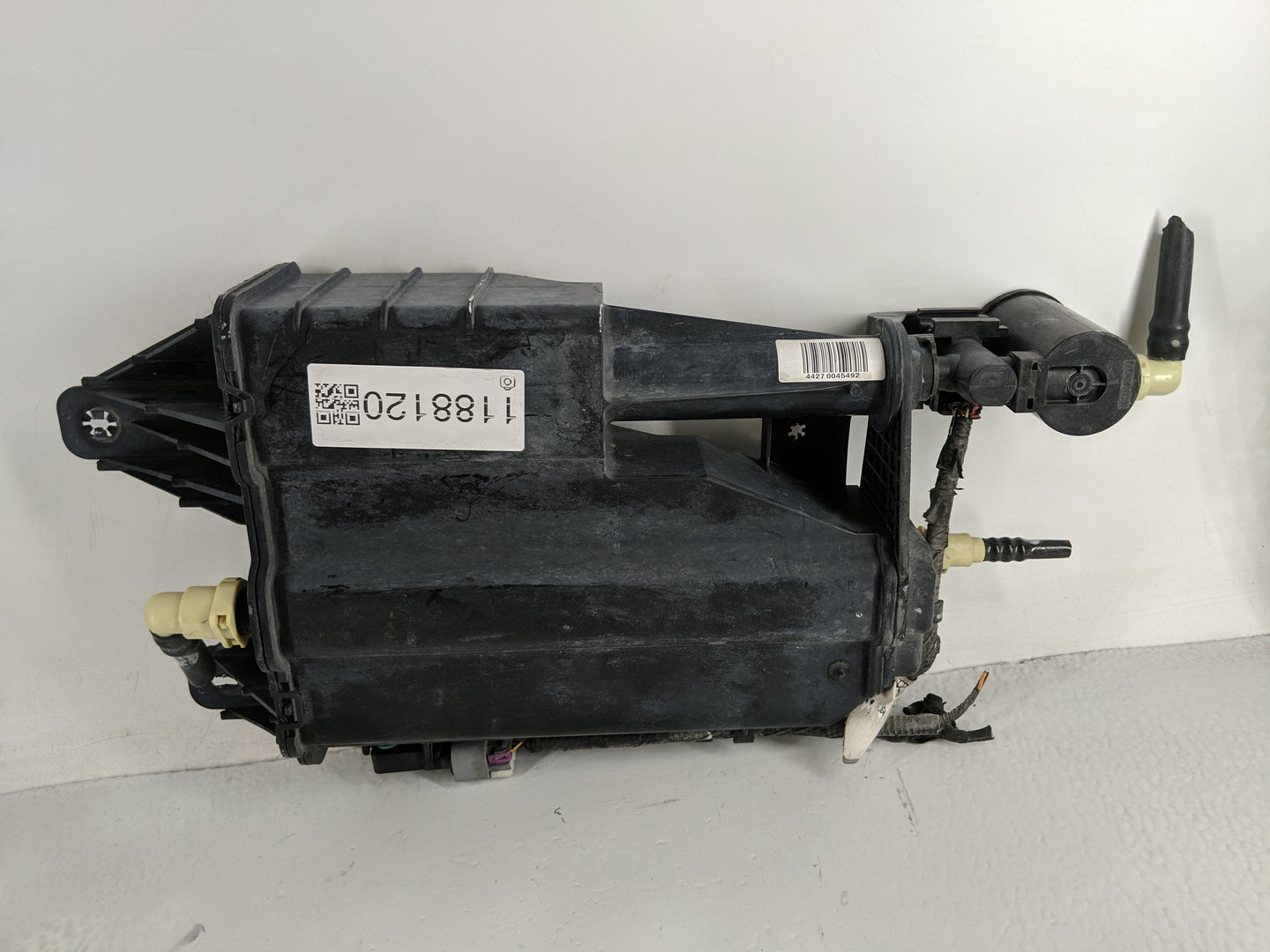 2016 Cadillac Srx Fuel Vapor Charcoal Canister - Oemusedautoparts1.com
