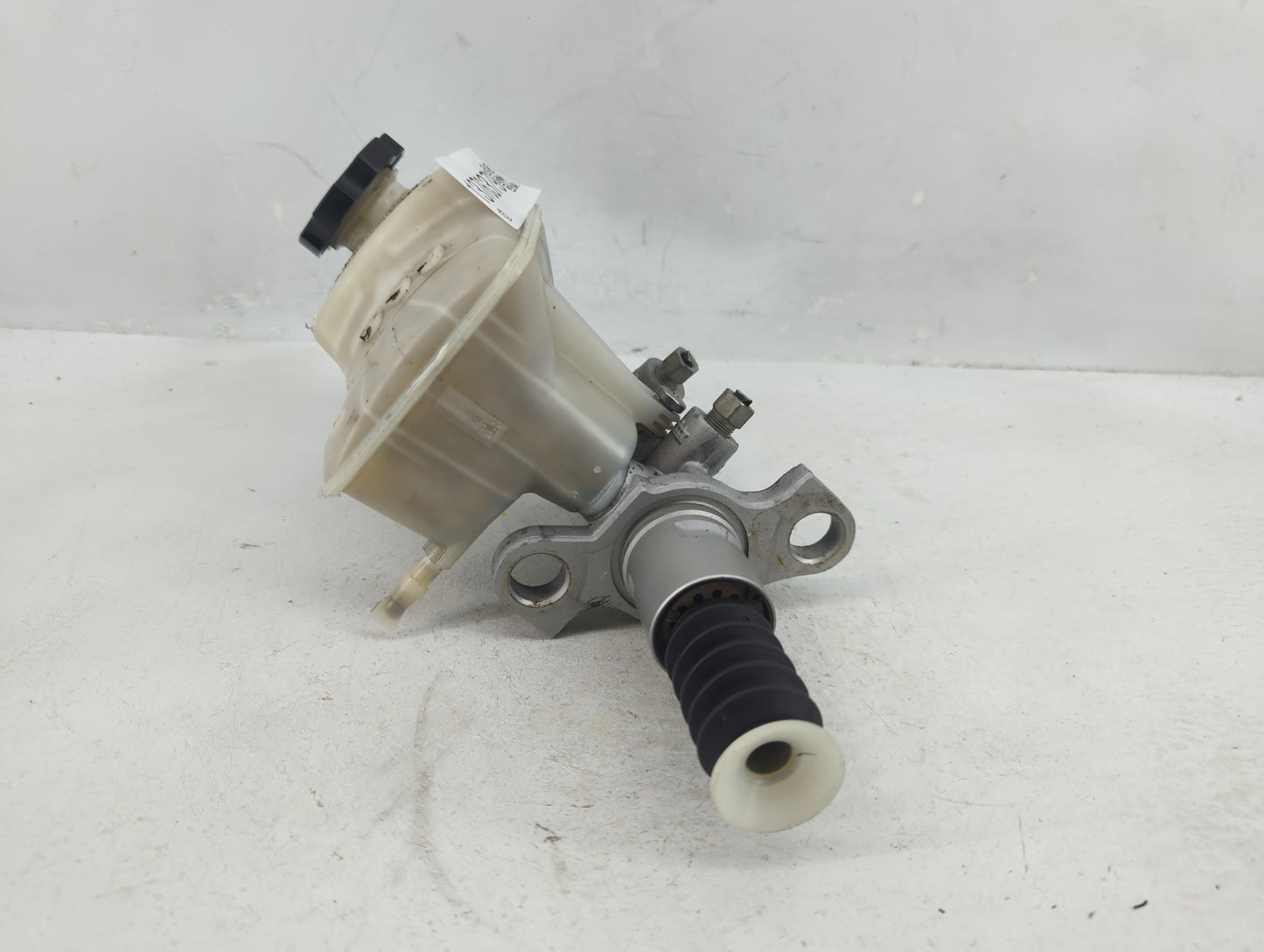 2010-2016 Cadillac Srx Brake Master Cylinder - Oemusedautoparts1.com