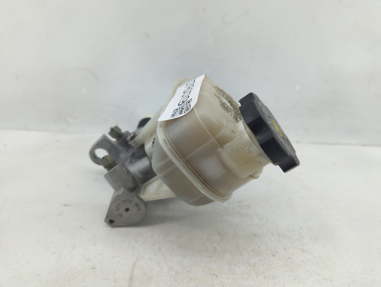 2010-2016 Cadillac Srx Brake Master Cylinder - Oemusedautoparts1.com