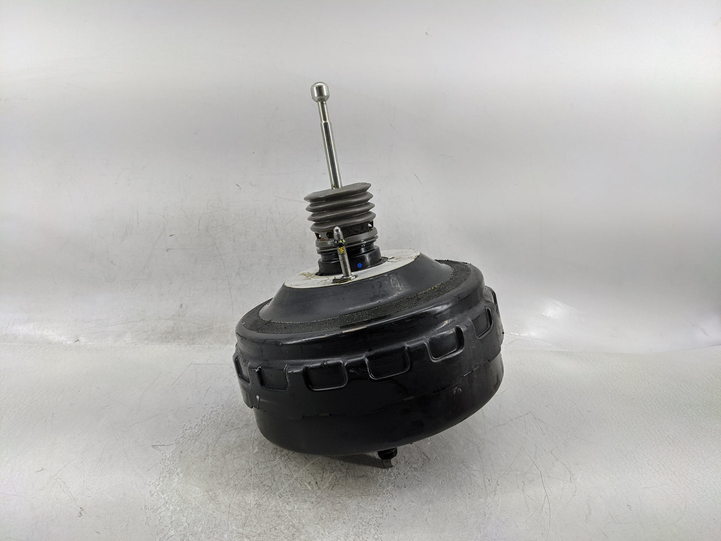2013-2016 Cadillac Srx Power Brake Booster Oem - Oemusedautoparts1.com