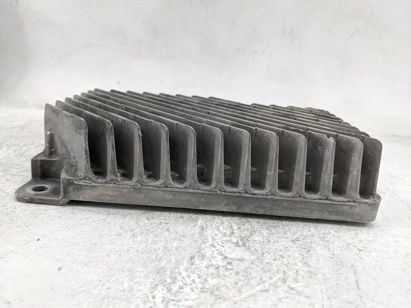 2015-2016 Cadillac Srx Radio Speaker Amplifier - Oemusedautoparts1.com