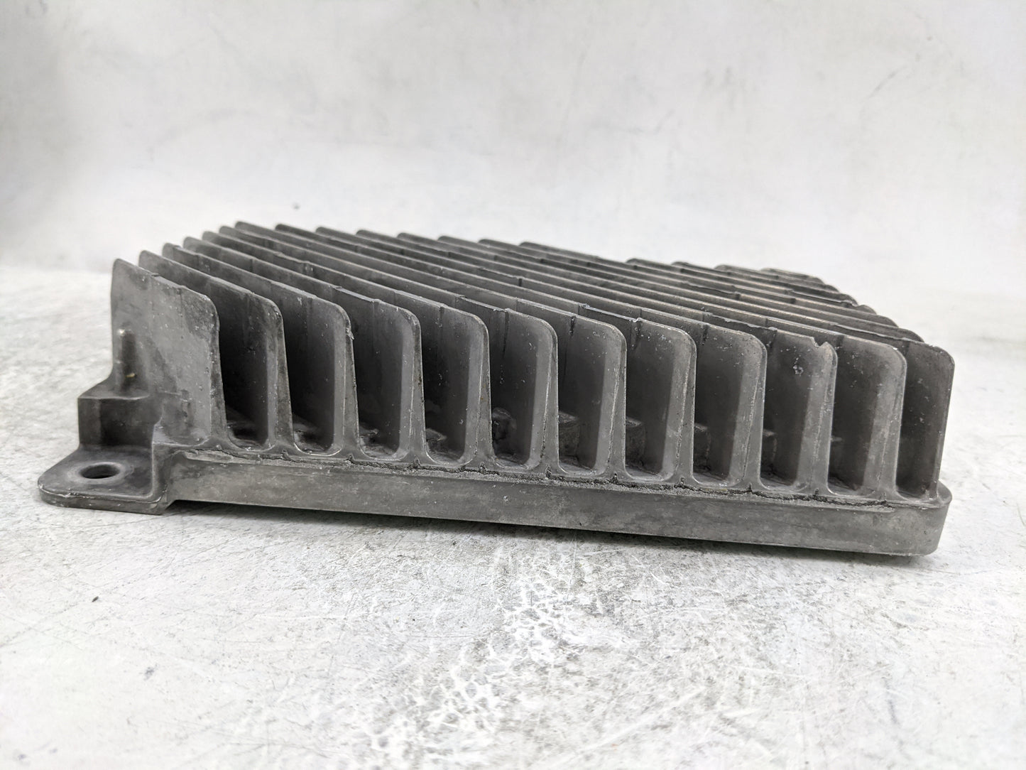 2015-2016 Cadillac Srx Radio Speaker Amplifier - Oemusedautoparts1.com