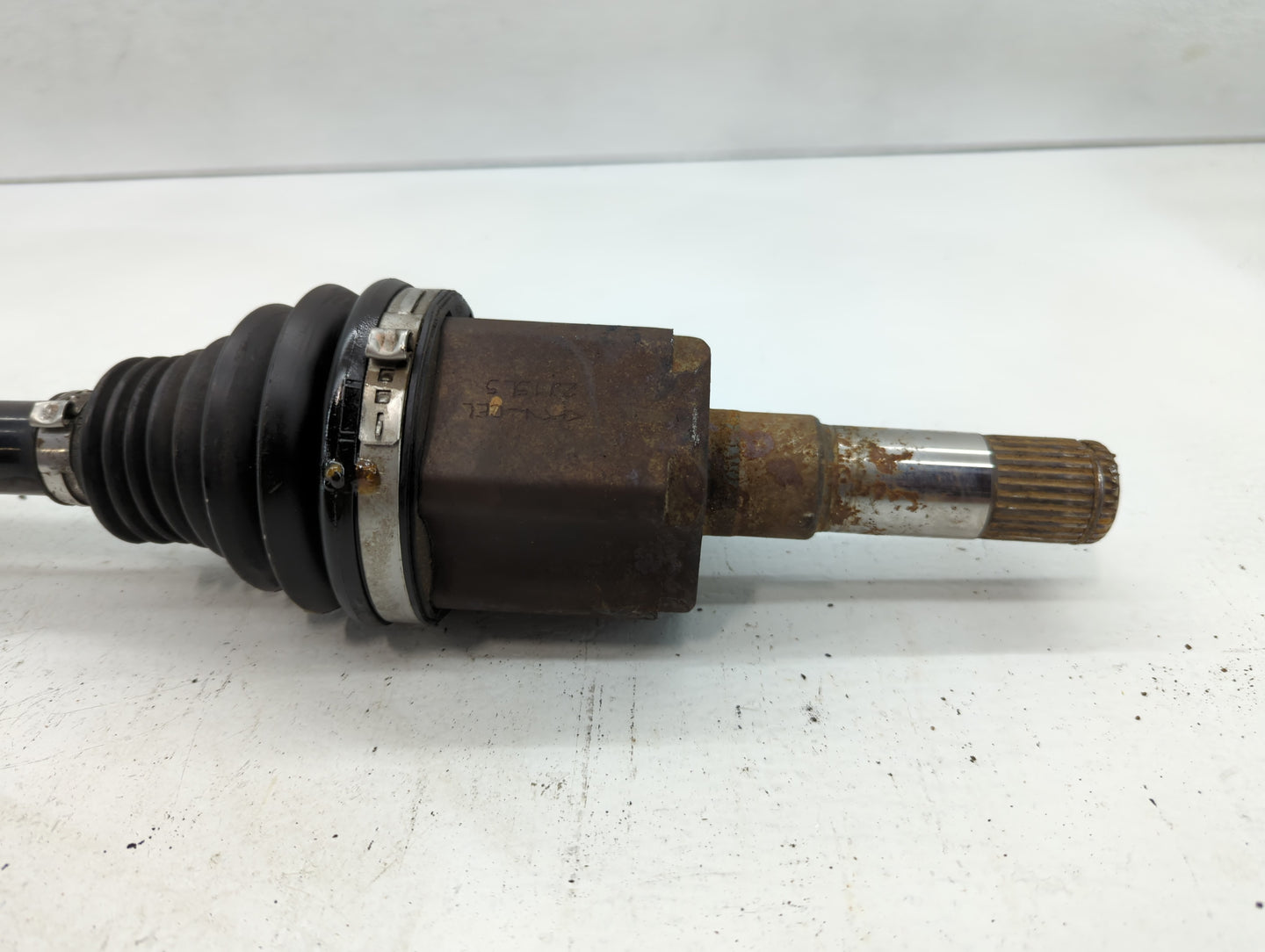2012-2016 Cadillac Srx Axle Shaft Front Passenger Cv C/v - Oemusedautoparts1.com