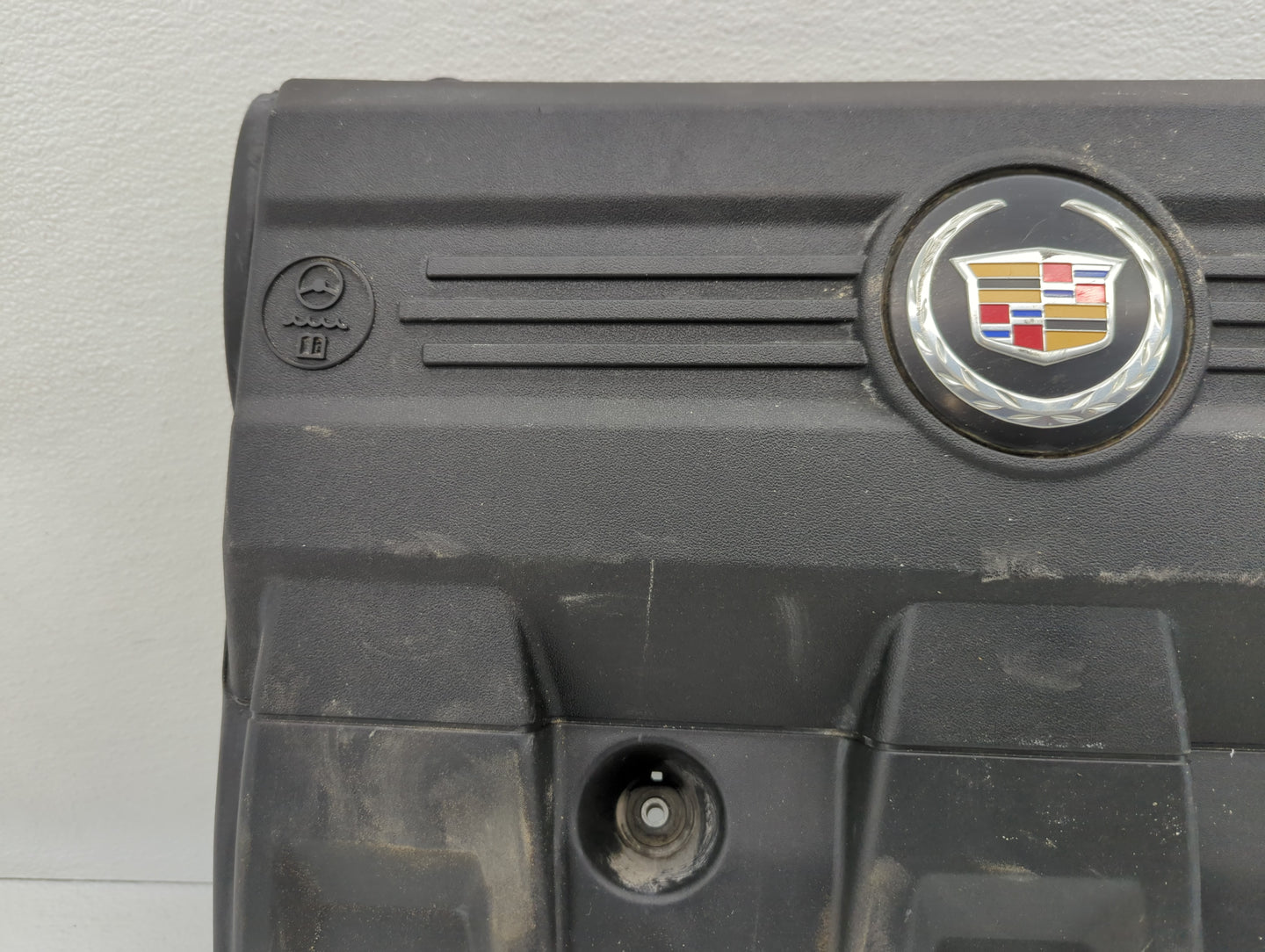 2016 Cadillac Srx Engine Cover - Oemusedautoparts1.com