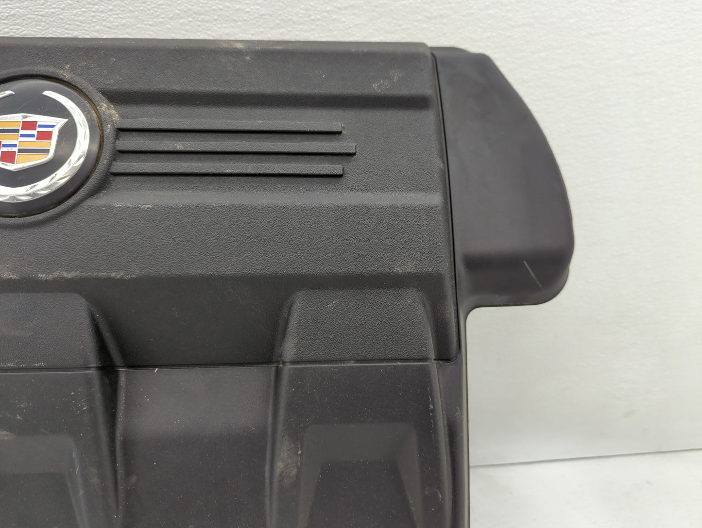 2016 Cadillac Srx Engine Cover - Oemusedautoparts1.com