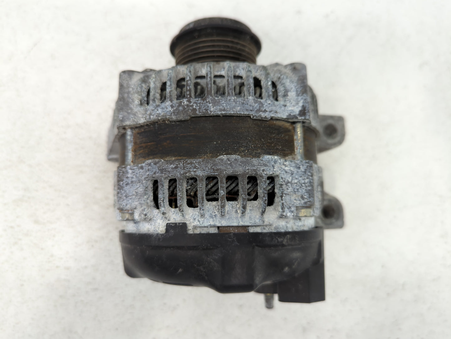 2013-2016 Cadillac Srx Alternator Replacement Generator Charging Assembly Engine OEM P/N:104211-8162 22988006 Fits OEM Used 
