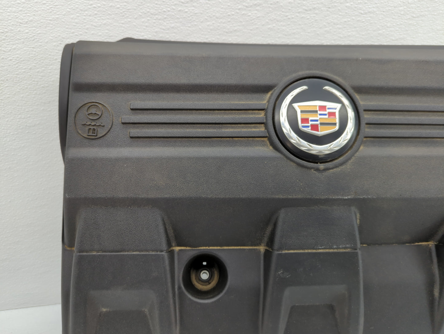 2016 Cadillac Srx Engine Cover - Oemusedautoparts1.com