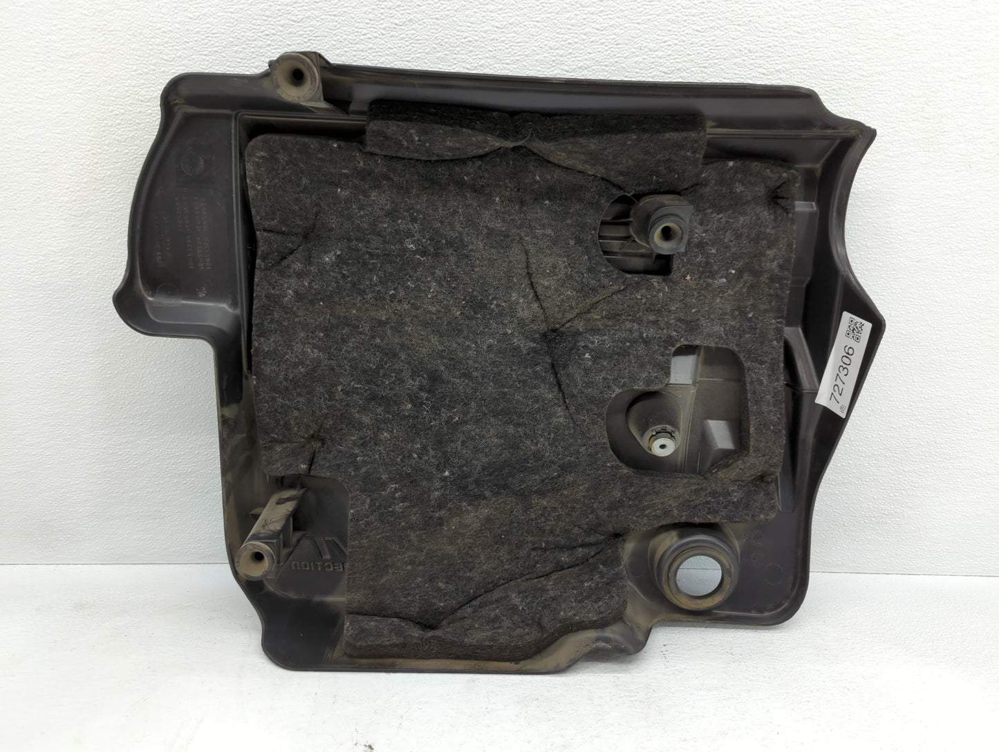 2016 Cadillac Srx Engine Cover - Oemusedautoparts1.com