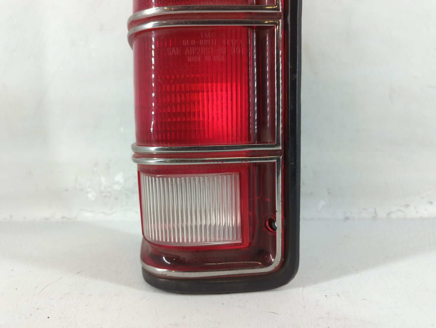 2010-2016 Cadillac Srx Tail Light Assembly Driver Left OEM P/N:4712 XS Fits Fits 2010 2011 2012 2013 2014 2015 2016 OEM Used