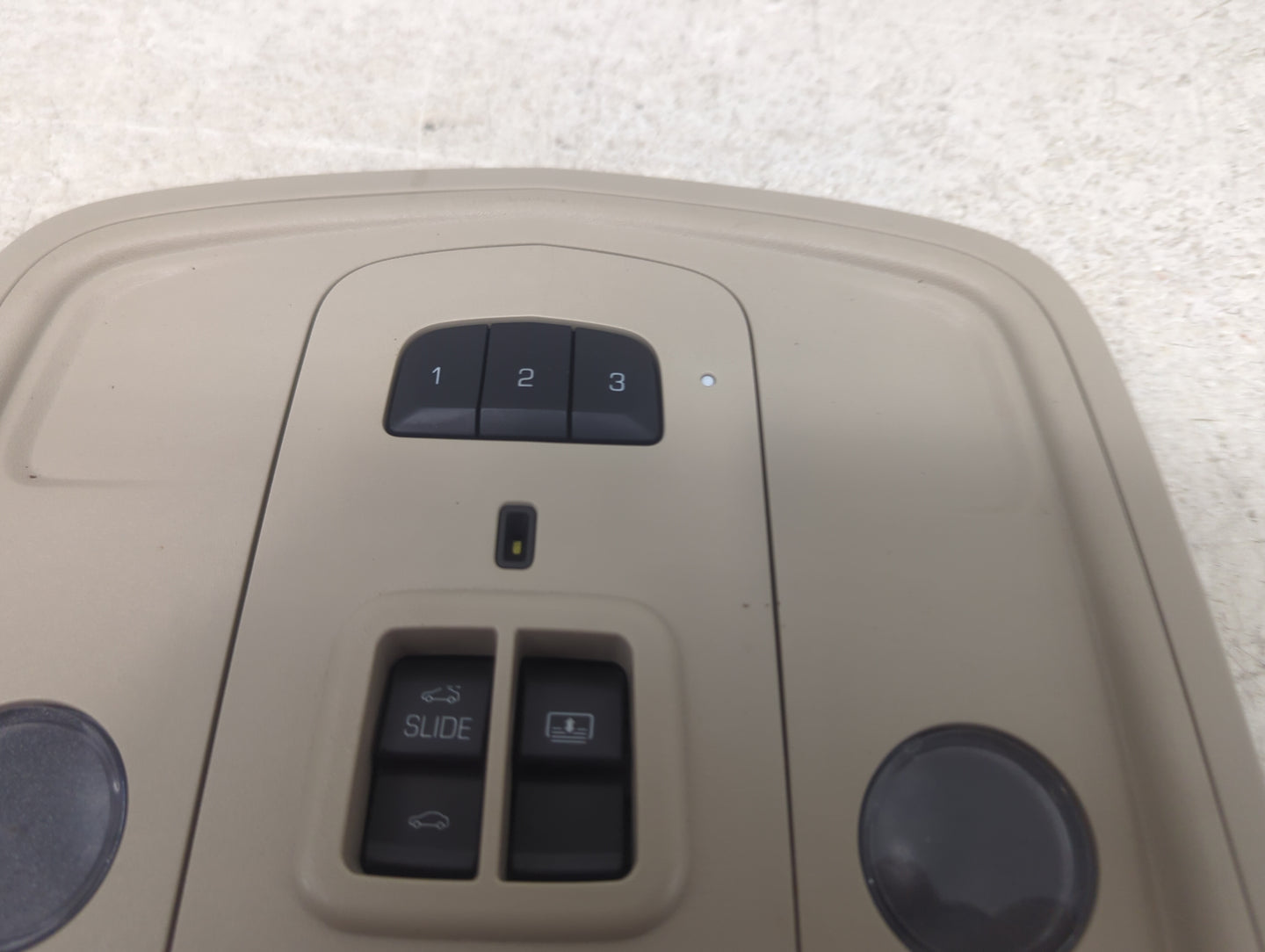 2015-2016 Cadillac Xts Overhead Console W/rear Climate Control Tan - Oemusedautoparts1.com