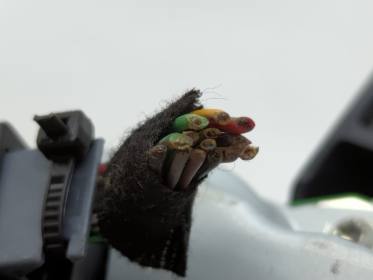 2016 Cadillac Xts Instrument Cluster Speedometer Gauges P/N:84054556 Fits OEM Used Auto Parts - Oemusedautoparts1.com