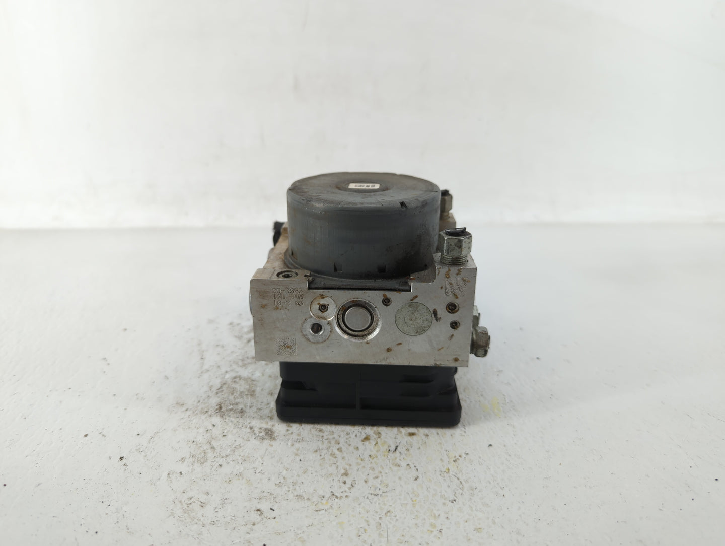 2016 Cadillac Xts ABS Pump Control Module Replacement P/N:22932478 23308257 Fits OEM Used Auto Parts - Oemusedautoparts1.com