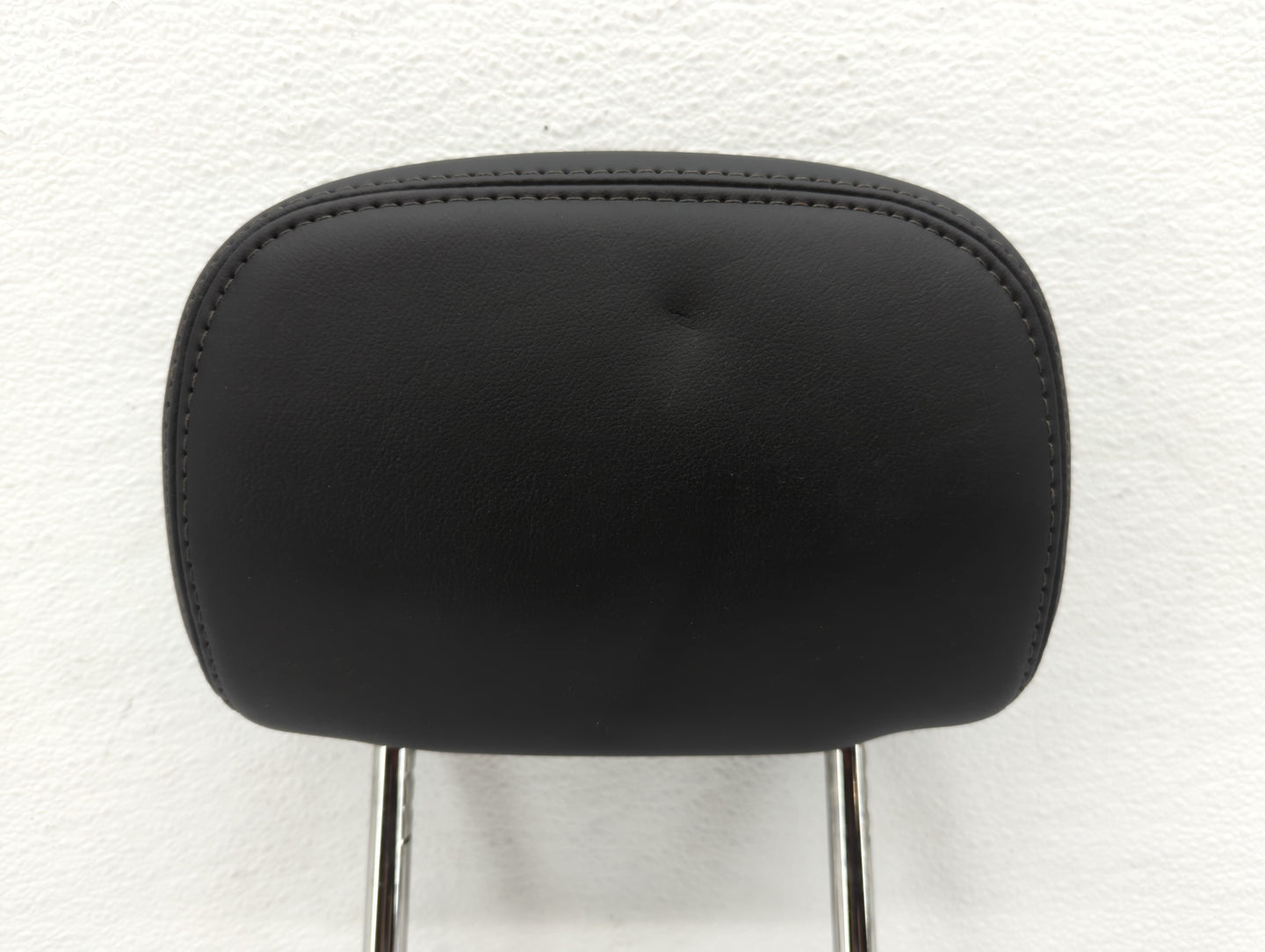 2015-2017 Cadillac Xts Headrest Head Rest Rear Seat Black - Oemusedautoparts1.com
