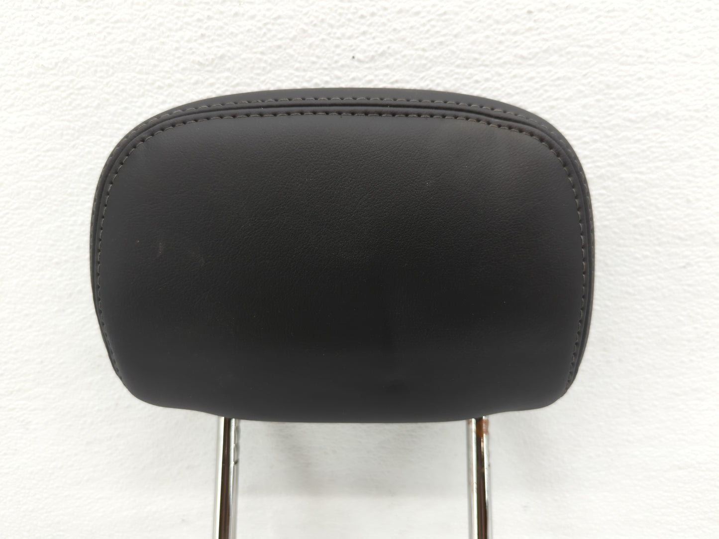 2015-2017 Cadillac Xts Headrest Head Rest Rear Seat Black - Oemusedautoparts1.com