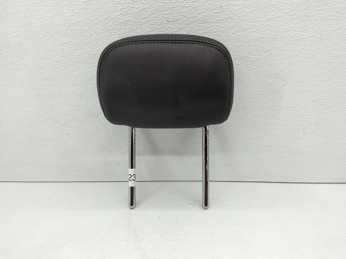 2015-2017 Cadillac Xts Headrest Head Rest Rear Seat Black - Oemusedautoparts1.com